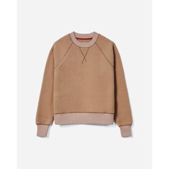 Everlane The ReNew Fleece Raglan Sweatshirt in camel - Picture 4 of 10